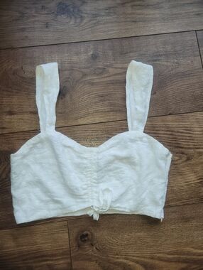 Princess Polly Cropped Halter Style Eyelet White Top Size 4